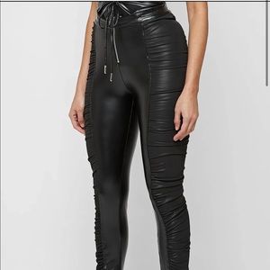 MANIERE DE VOIR RUCHED VEGAN LEATHER LEGGINGS - BLACK